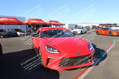 media/Nov-19-2022-Speed Ventures (Sat) [[eb5c8f9508]]/Around the Pits/Pre Grid Green/